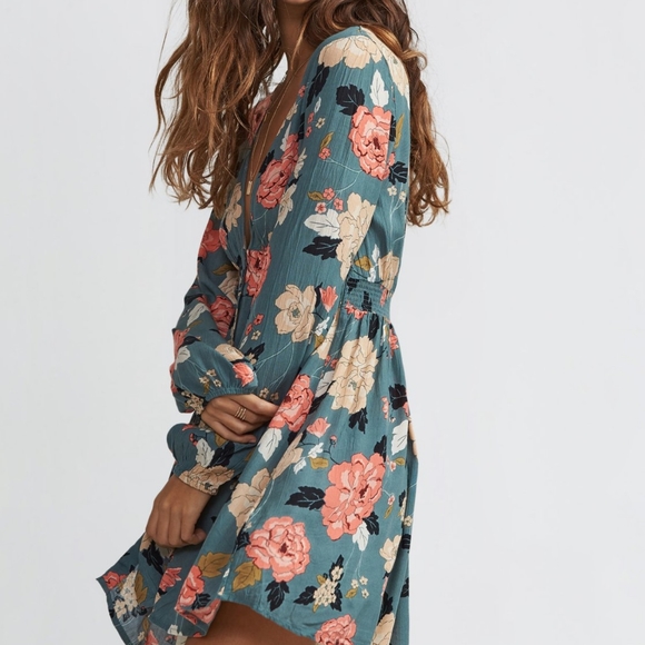 NWOT BILLABONG Your Love Floral Mini Dress - Picture 3 of 11